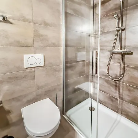 Elevate Apartment *